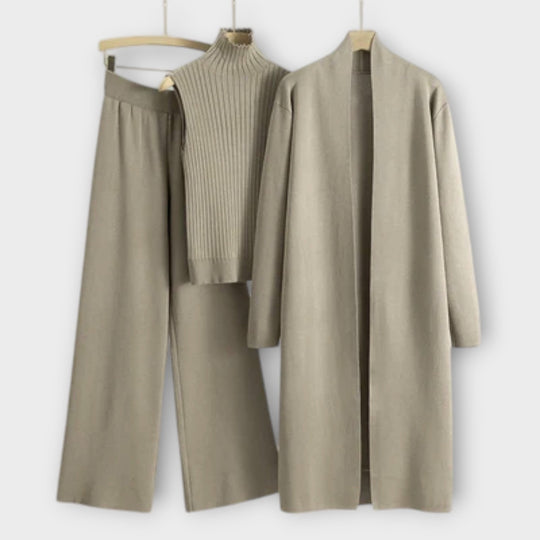 Isabella - Kolmeosaline komplekt