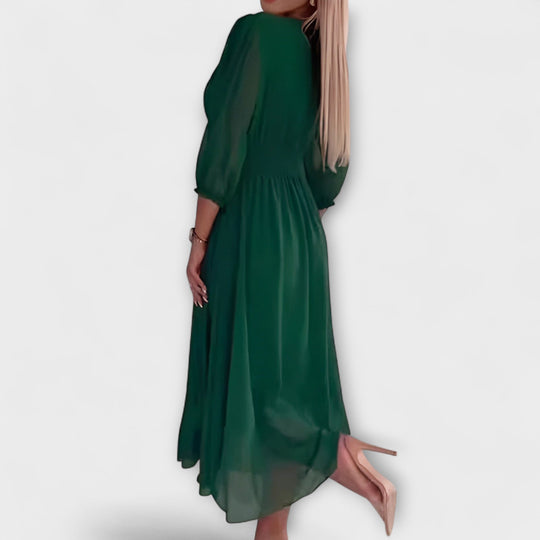 Nia - Stiilne mähkiv kleit